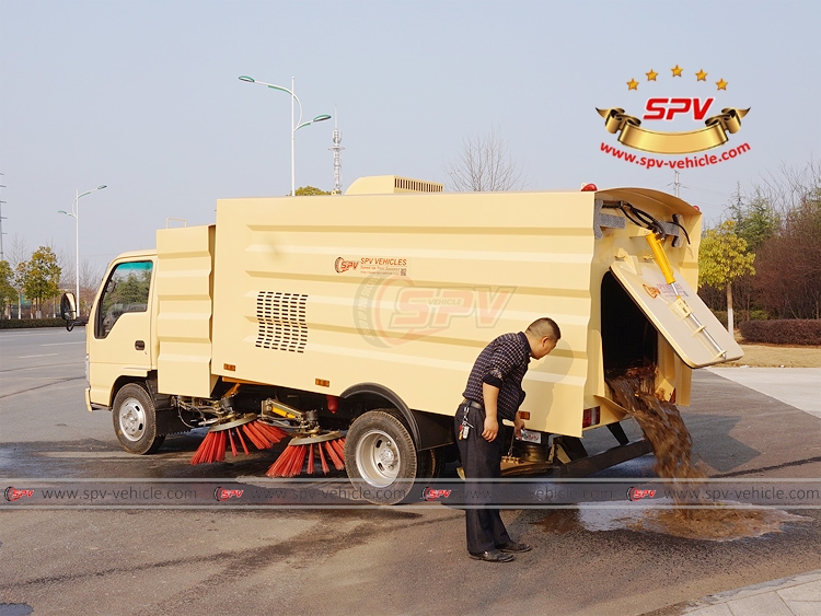 Sweeping Truck ISUZU - Discharge Garbage - 1